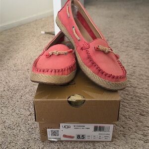 Women’s Ugg Chivon flats size 8.5